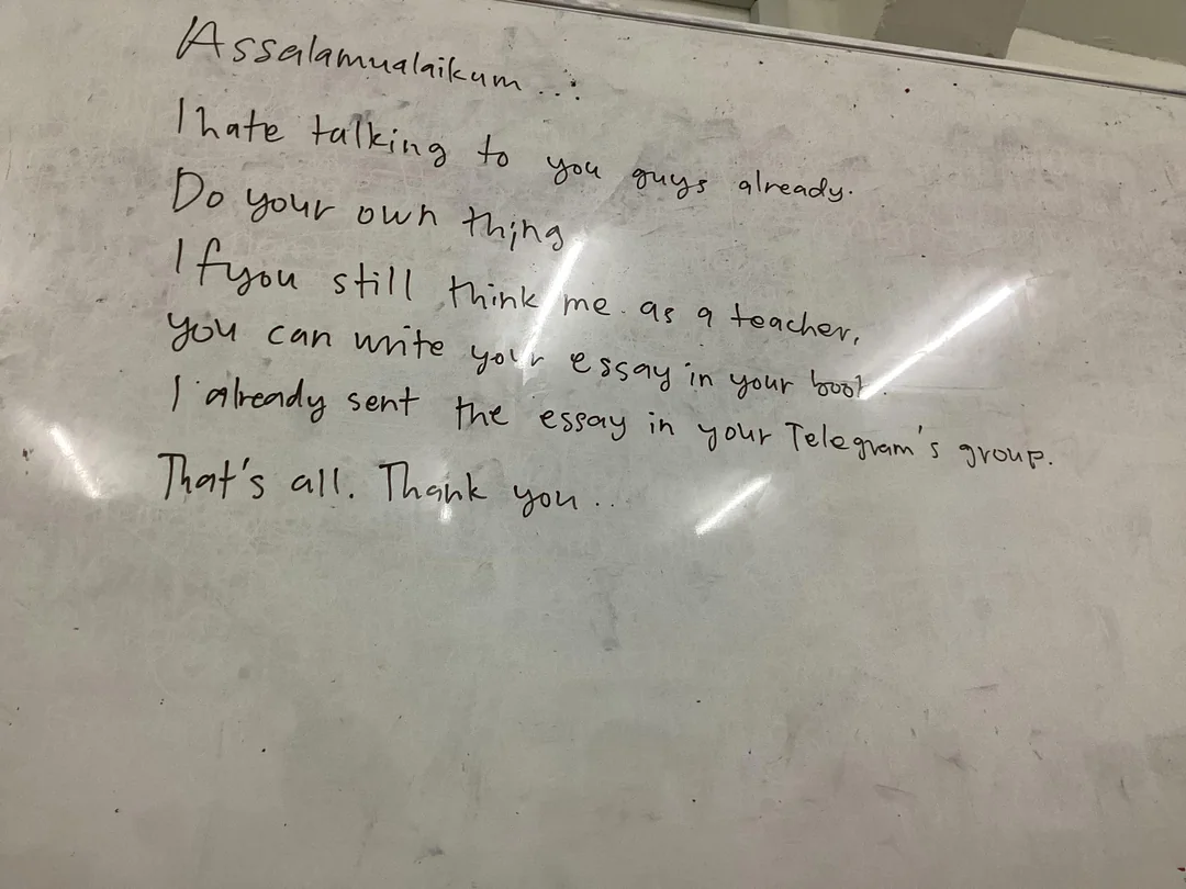 M'sian teacher writes 'i hate talking to you guys' on whiteboard