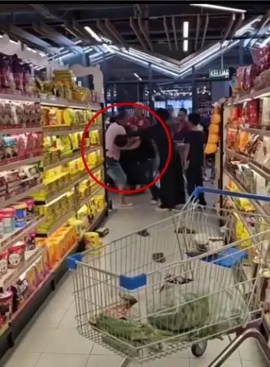 kuching supermarket fight 3