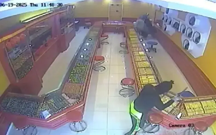 chili powder robbery
