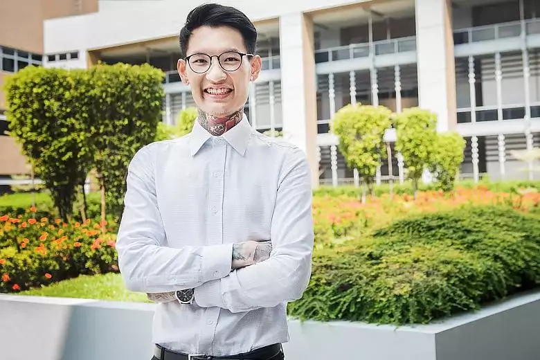 Reformed sg gangster graduates from nus with highest distinction in social work degree | weirdkaya