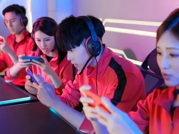 Pro or novice? Find out which level you're at as a mobile phone user!