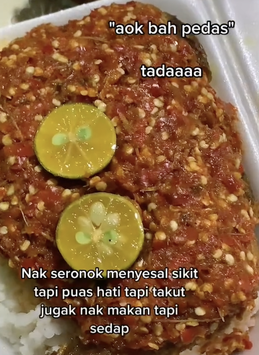 [video] woman received overflowing sambal per her request