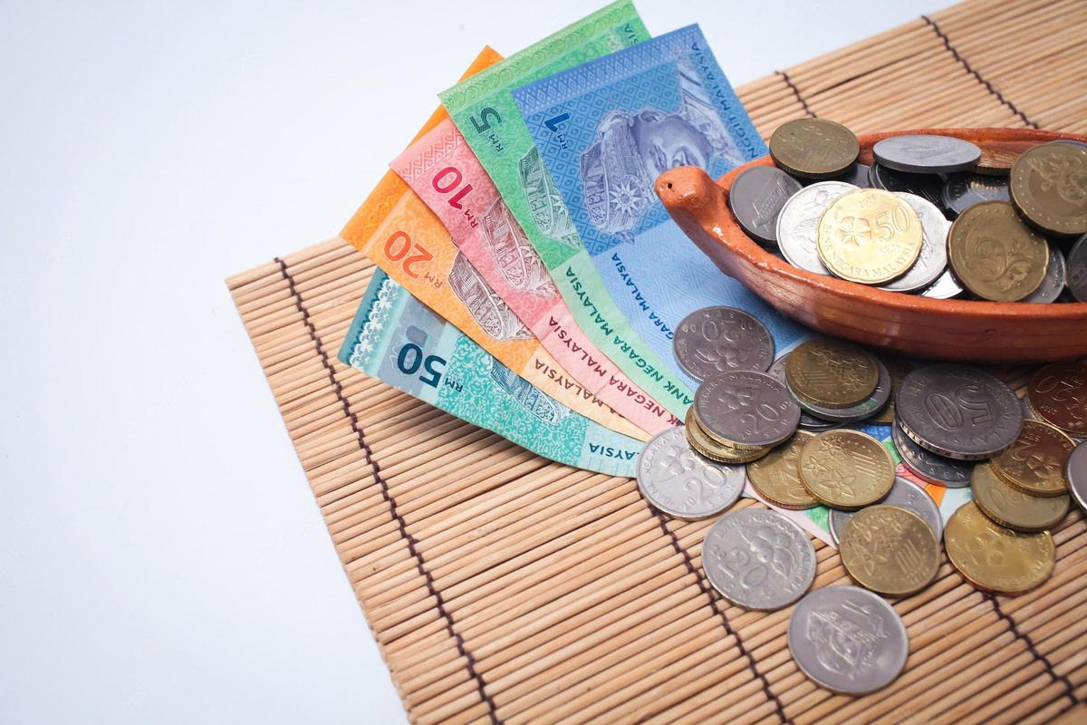 Parents Lend RM20k From Loan Shark To Continue Hosting Wedding Of Son