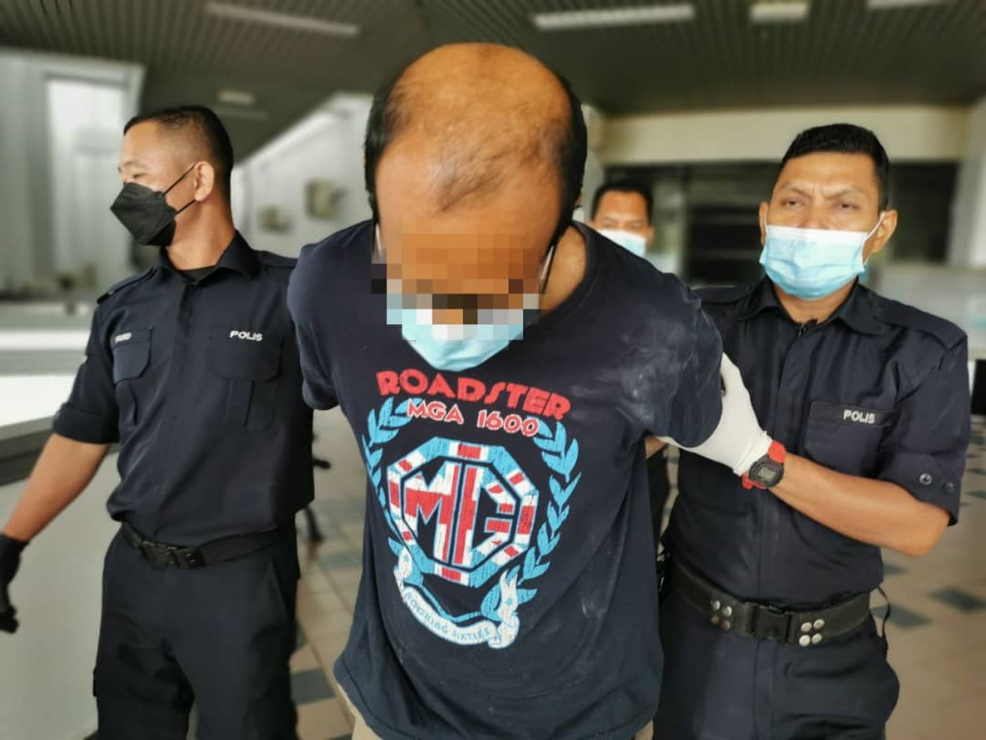 [updated] 56-year-old father sentenced to 428 years in jail for raping daughters at their home in melaka | weirdkaya