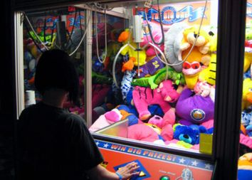 Claw machines are now 'haram' in indonesia | weirdkaya