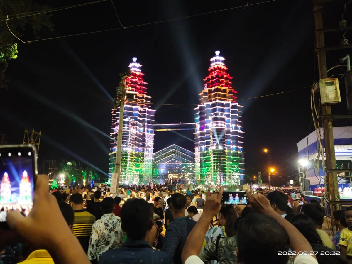 Klcc’s stunt double? 88-storey replica of petronas twin towers spotted in india