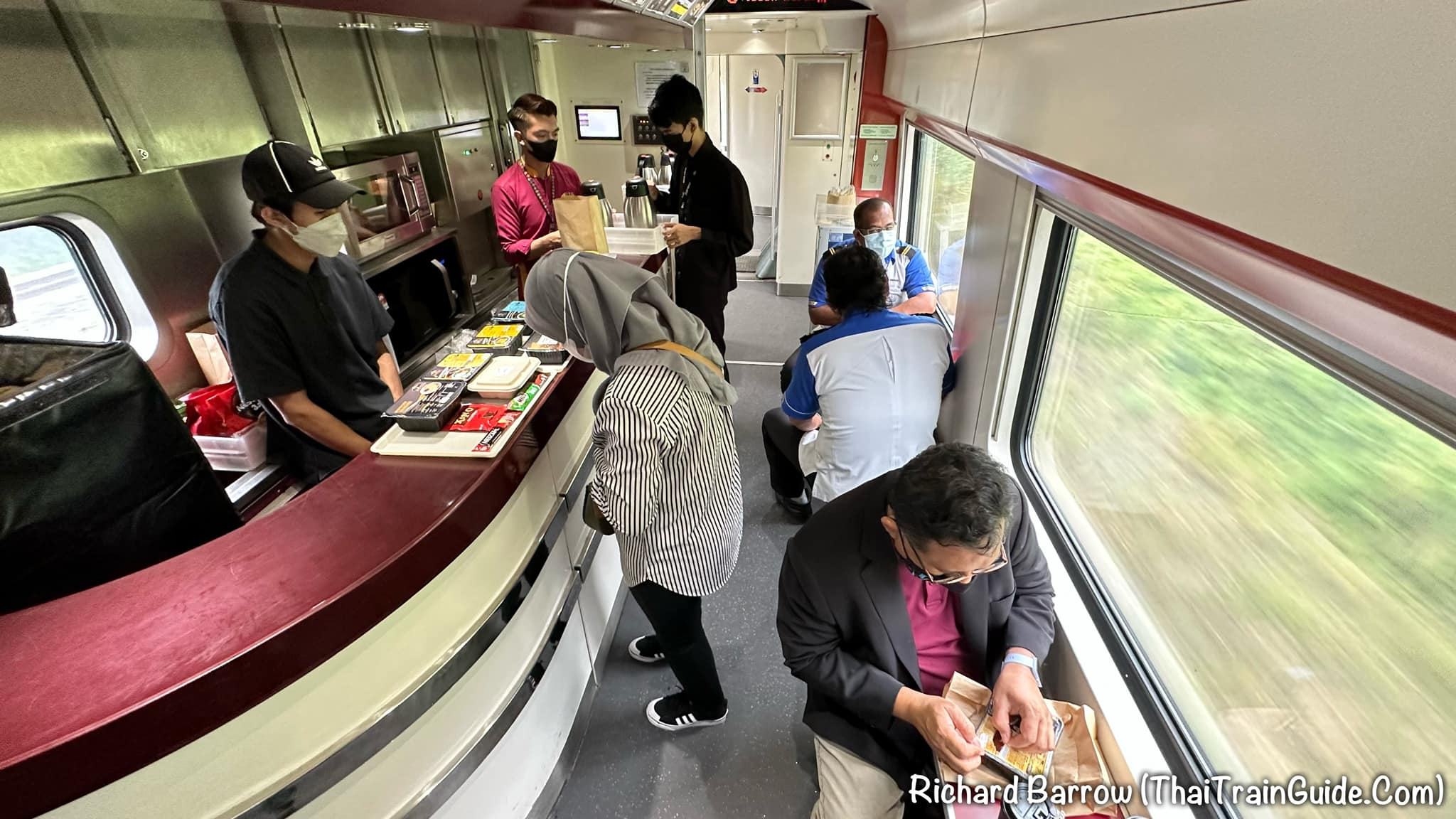 British tourist finds m'sian ets trains to be super comfy