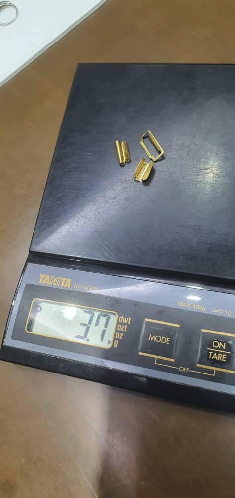 M'sian Man Discovers RM10 Solid Gold Watch At Pasar Malam