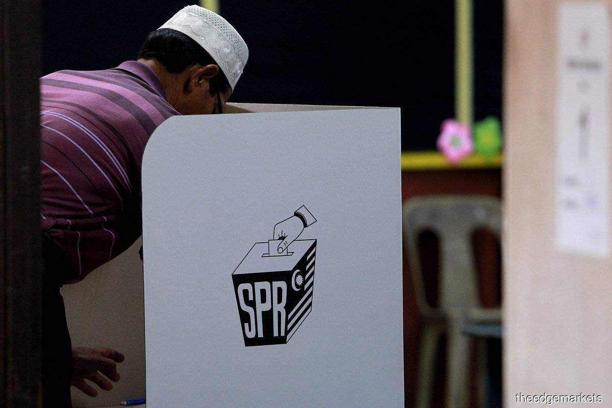 Man casting his vote