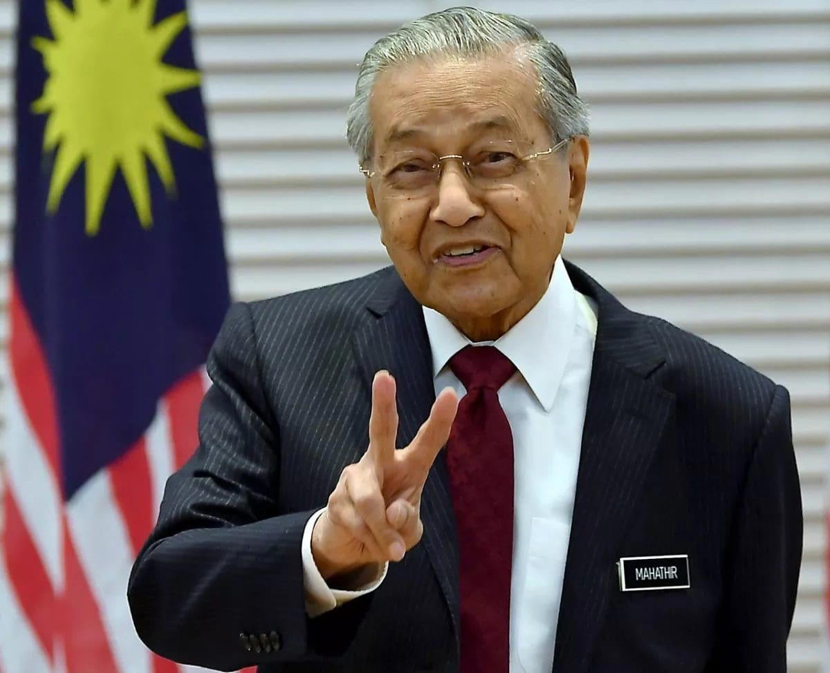 5 Statements From Mahathir That Made M'sians Go "Huh?"