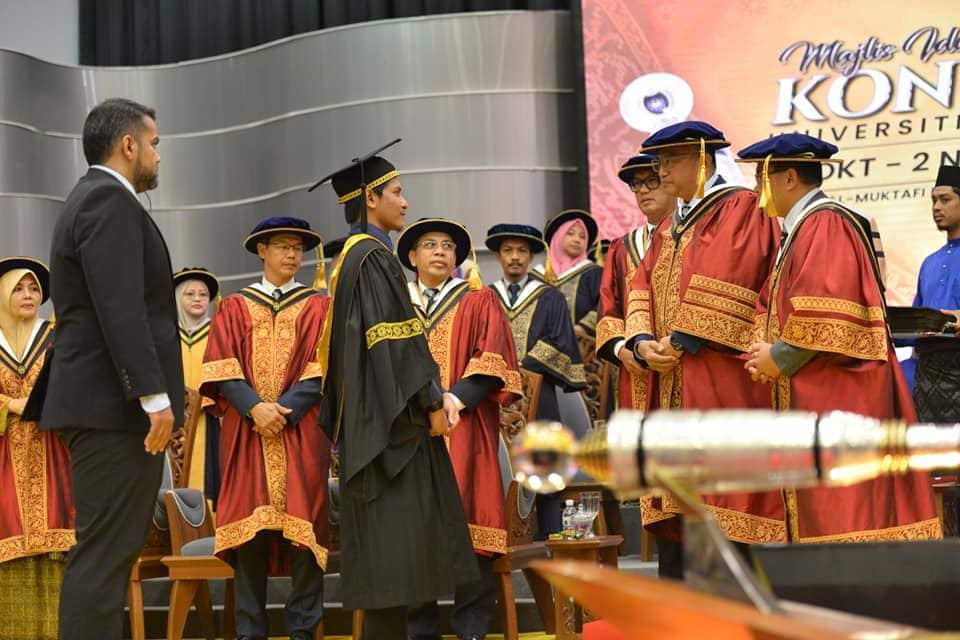 Unisza graduand attends convocation ceremony despite his father's passing 6 hours earlier