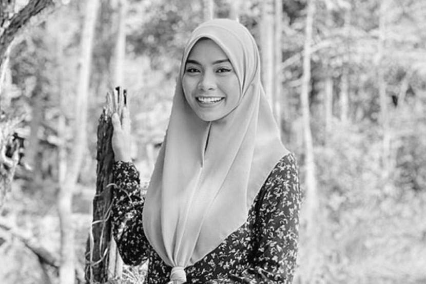 Actress and tiktok star syazlin zainal dies after falling from 22nd floor of johor bahru apartment