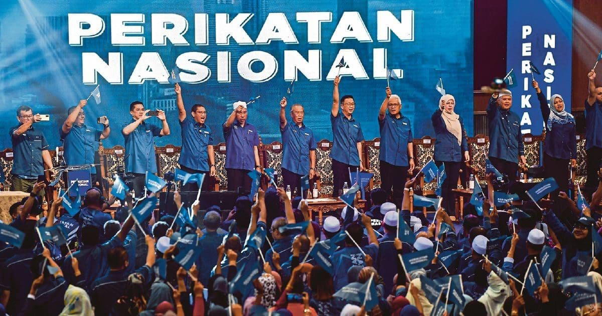 Muhyiddin Challenges Anwar to Show Proof of Dewan Rakyat Support