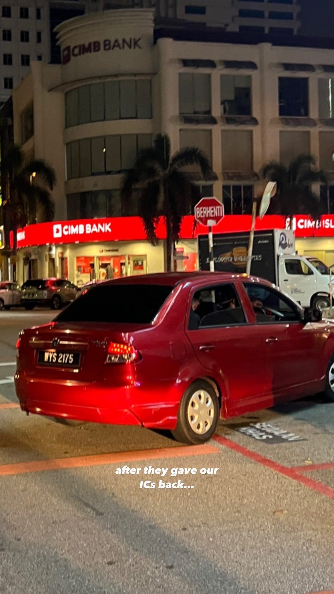 police drives off after checking Dolla members' IC