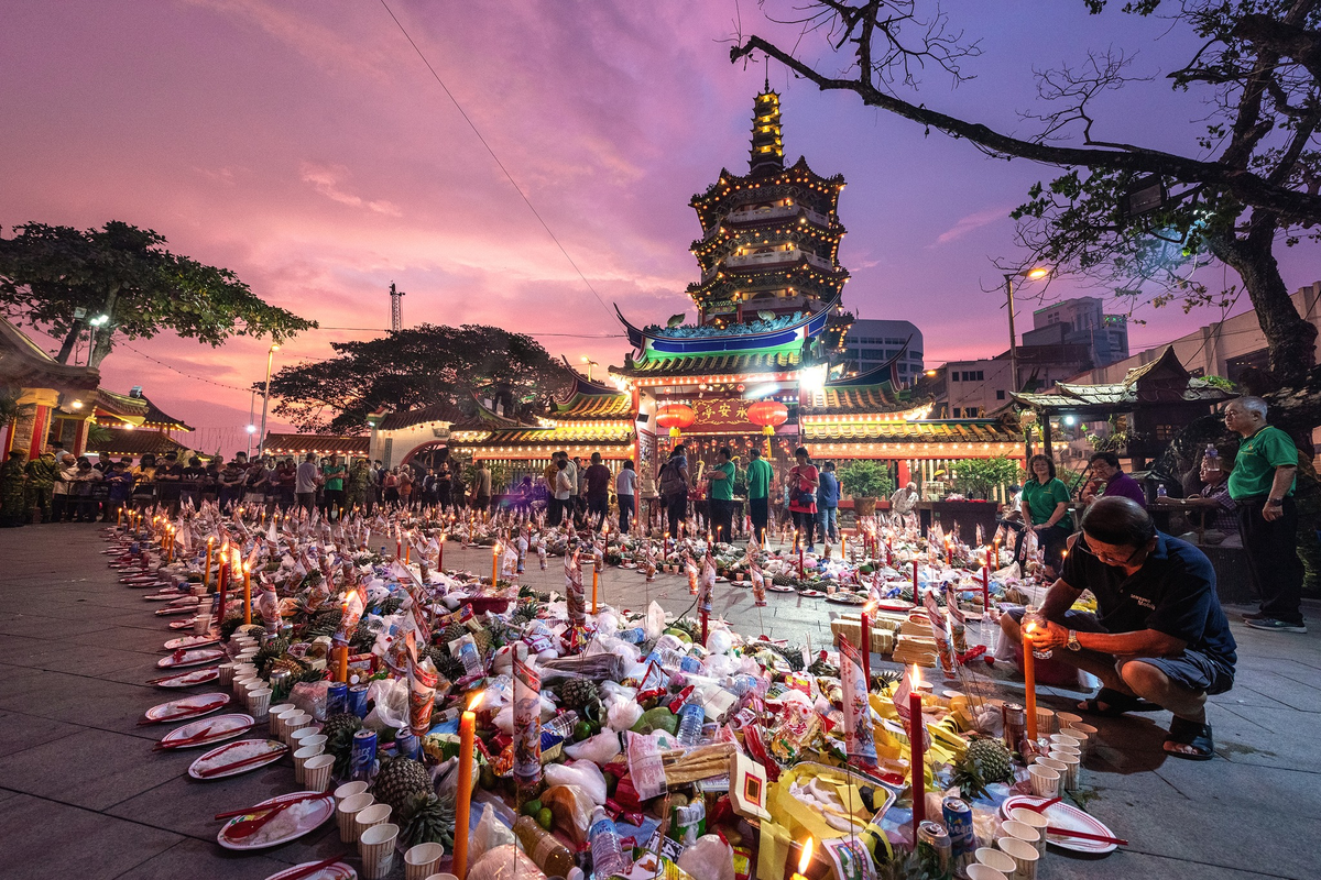 8yo sarawakian girl wins photo contest, only to get disqualified in the end | weirdkaya