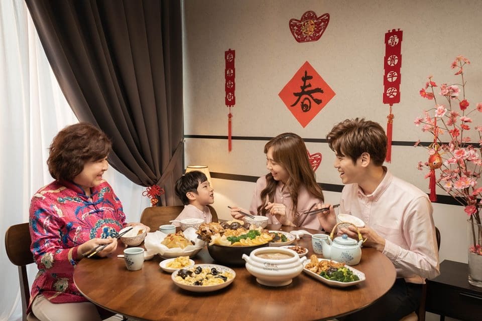 5 Things M'sians Can Relate To When They Return to Their Hometown for CNY reunion dinner