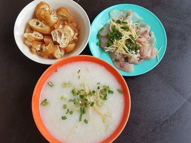 Yau char kwai with porridge