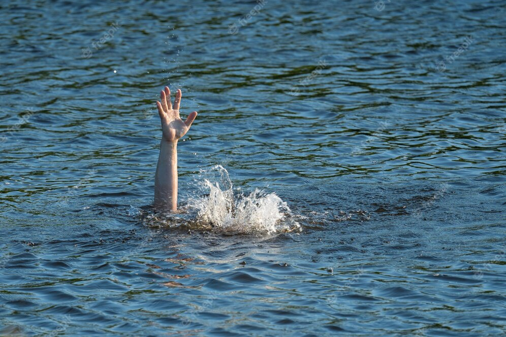 M'sian father loses life after saving son from drowning in t'gganu