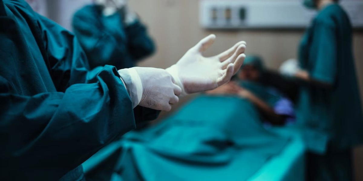 37-year-old Korean Woman Allegedly Injures Three People on a Subway Over The Term 'Ajumna'