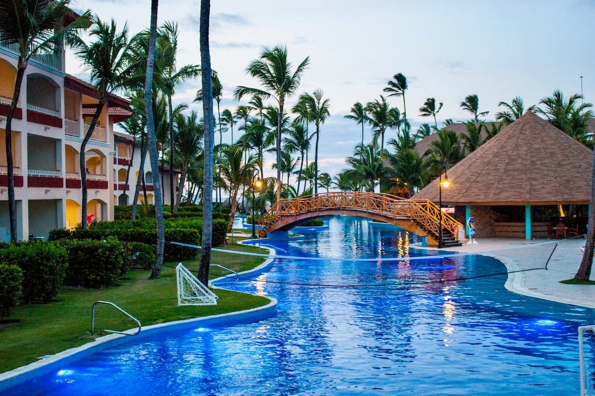 11yo M'sian Boy Drowns In Hotel Swimming Pool While Mum's BF Was Busy Playing His Phone