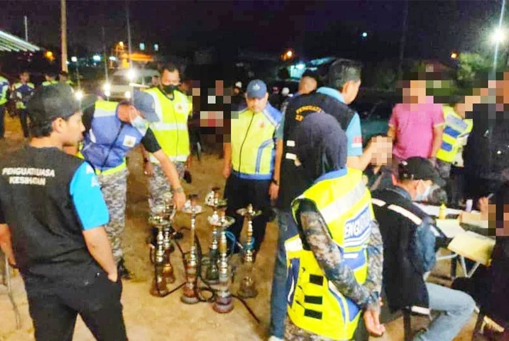 7 men issued warning notices by kelantan religious department for wearing shorts