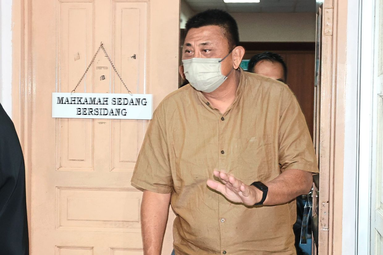 M'sian petrol station operator pleads guilty to allowing sg-registered car to pump ron95 petrol