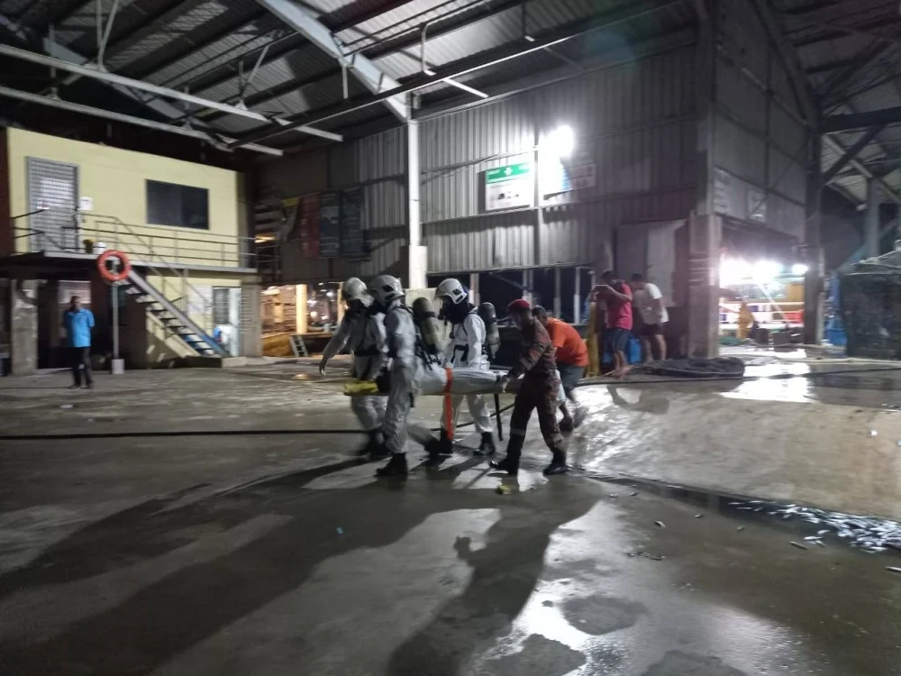 5 factory workers in sabah allegedly poisoned after inhaling toxic gas released by rotting fish