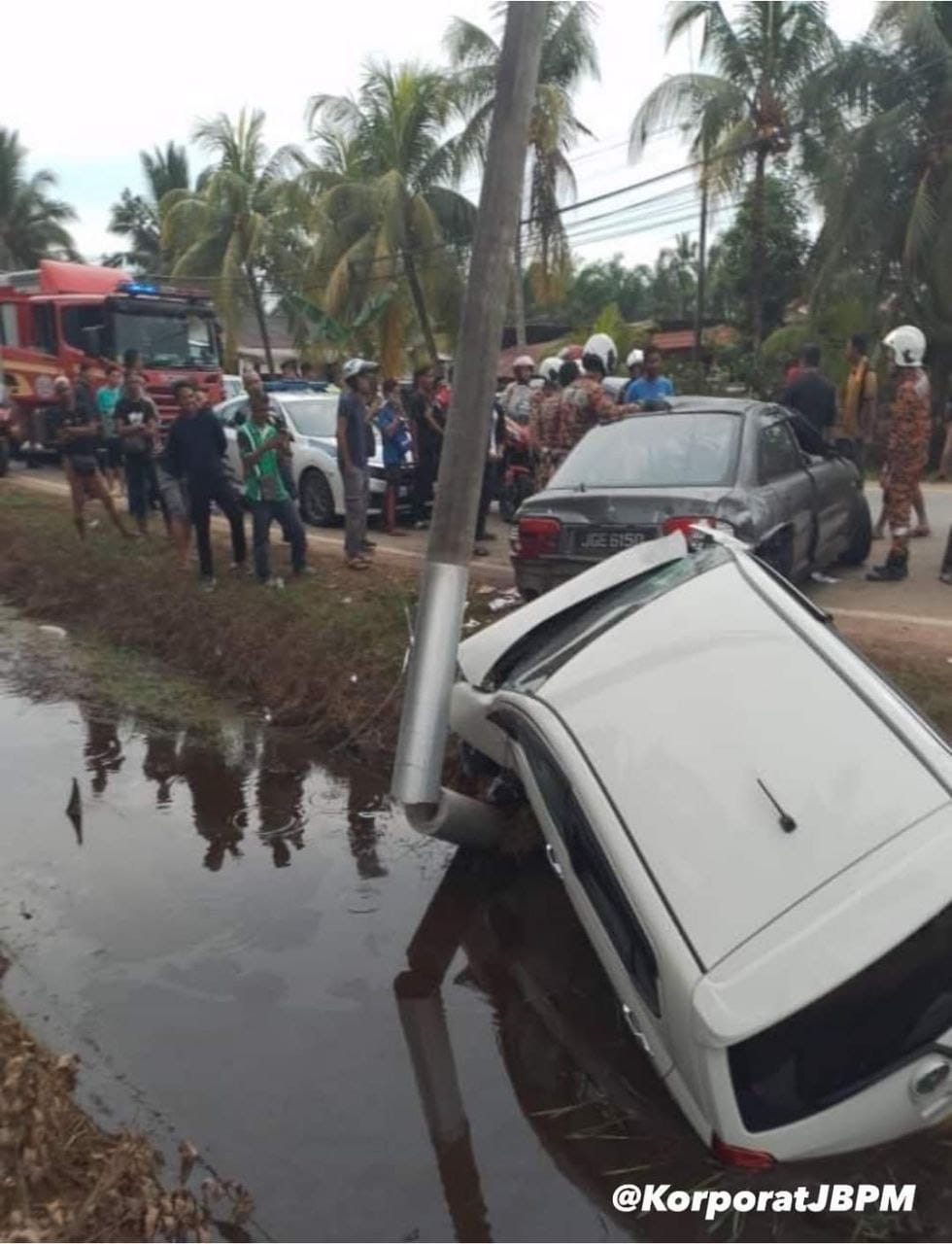 M'sian suv driver goes on wild chase over stolen phone, results in accident which kills 1 and seriously injures 2 | weirdkaya