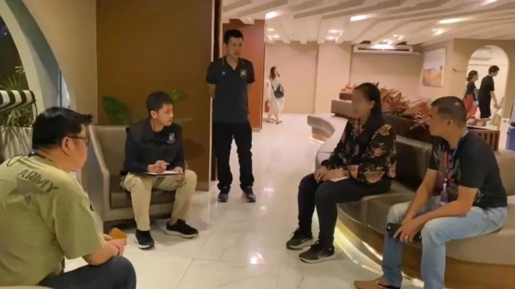 16 China Tourists Left Stranded By Thai Tour Guides After They Complained Of 'Boring' Itinerary