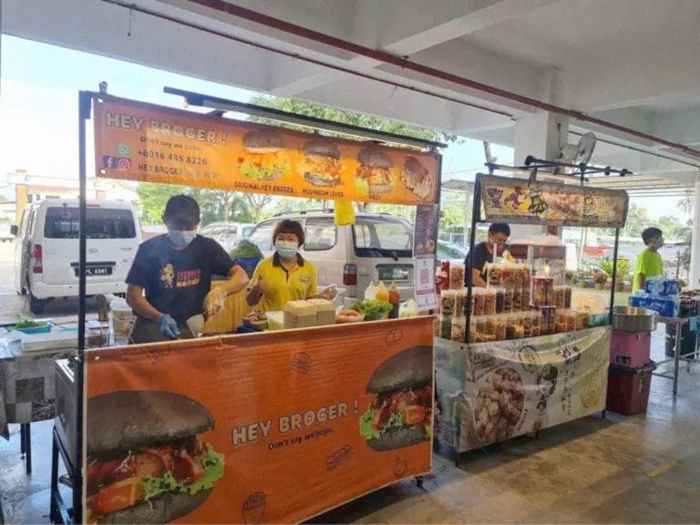 "This Will Be You If You Don't Study Hard" — M'sian Mom Defends Son From Unkind Remark Made By Customer