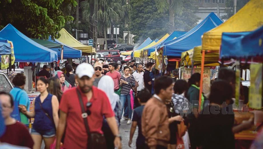 M'sian says he avoids going to ramadan bazaars as 'sexily dressed' women often tests his self-control