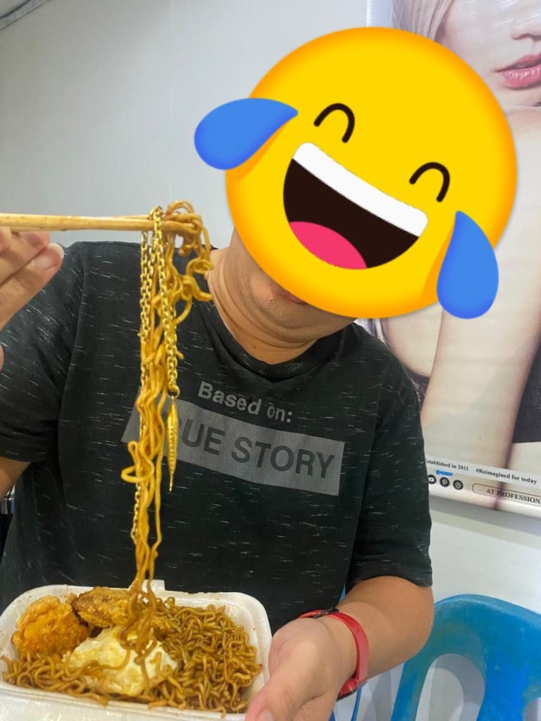 "Struck Gold!" — M'sian Man Finds Gold Necklace Inside Noodles He Bought From Bazaar