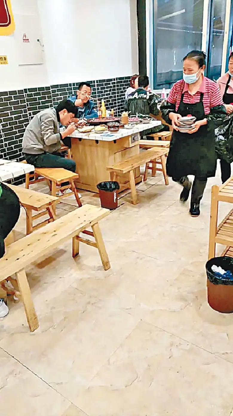 China women working at a restaurant