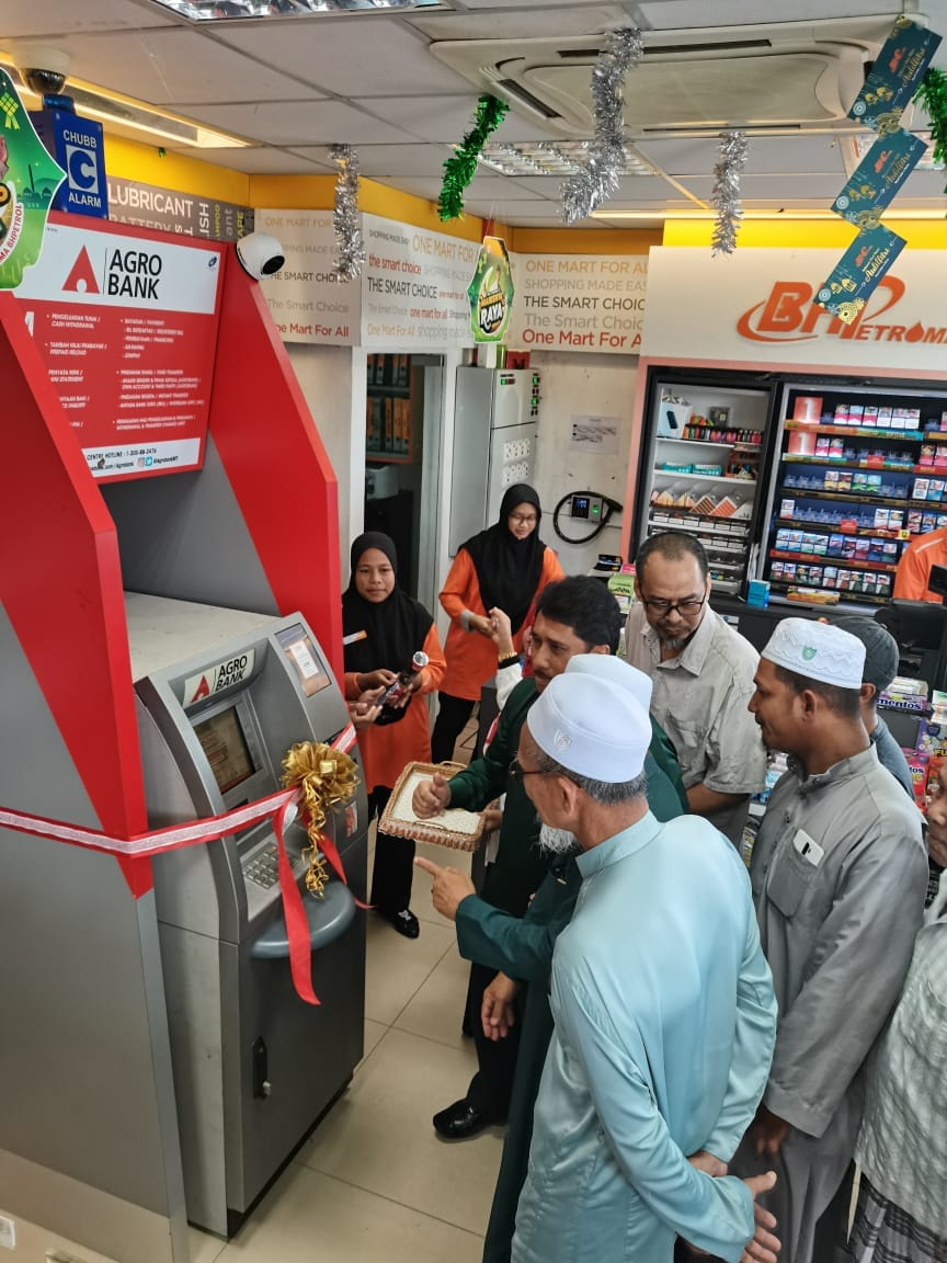 Pas mp holds ribbon-cutting ceremony for new atm, netizens left bewildered