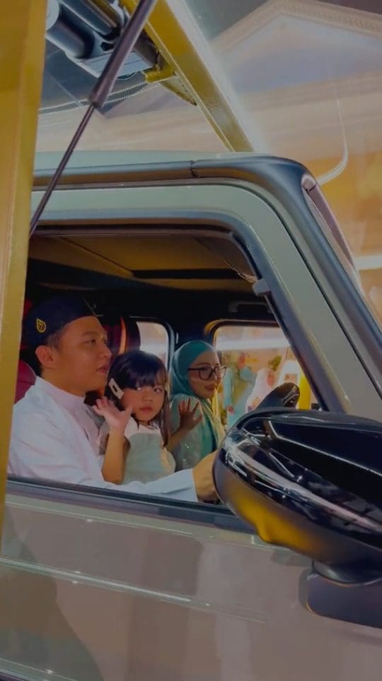 5yo M'sian Girl Recieves Mercedes G Wagon Worth RM1.7 Million For Her Birthday
