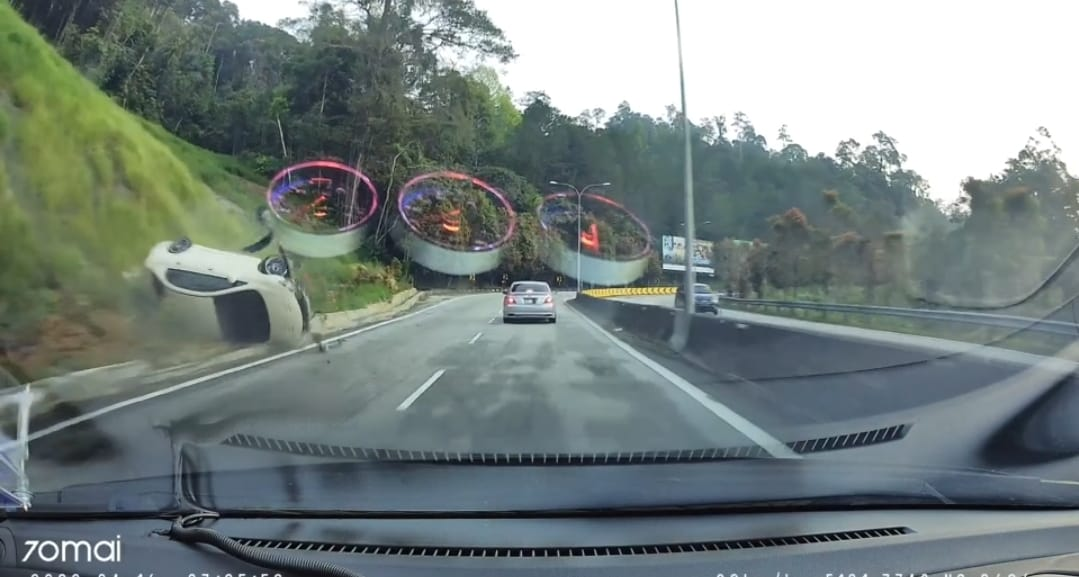 Video shows drifting honda civic crashing along road leading to genting highlands | weirdkaya