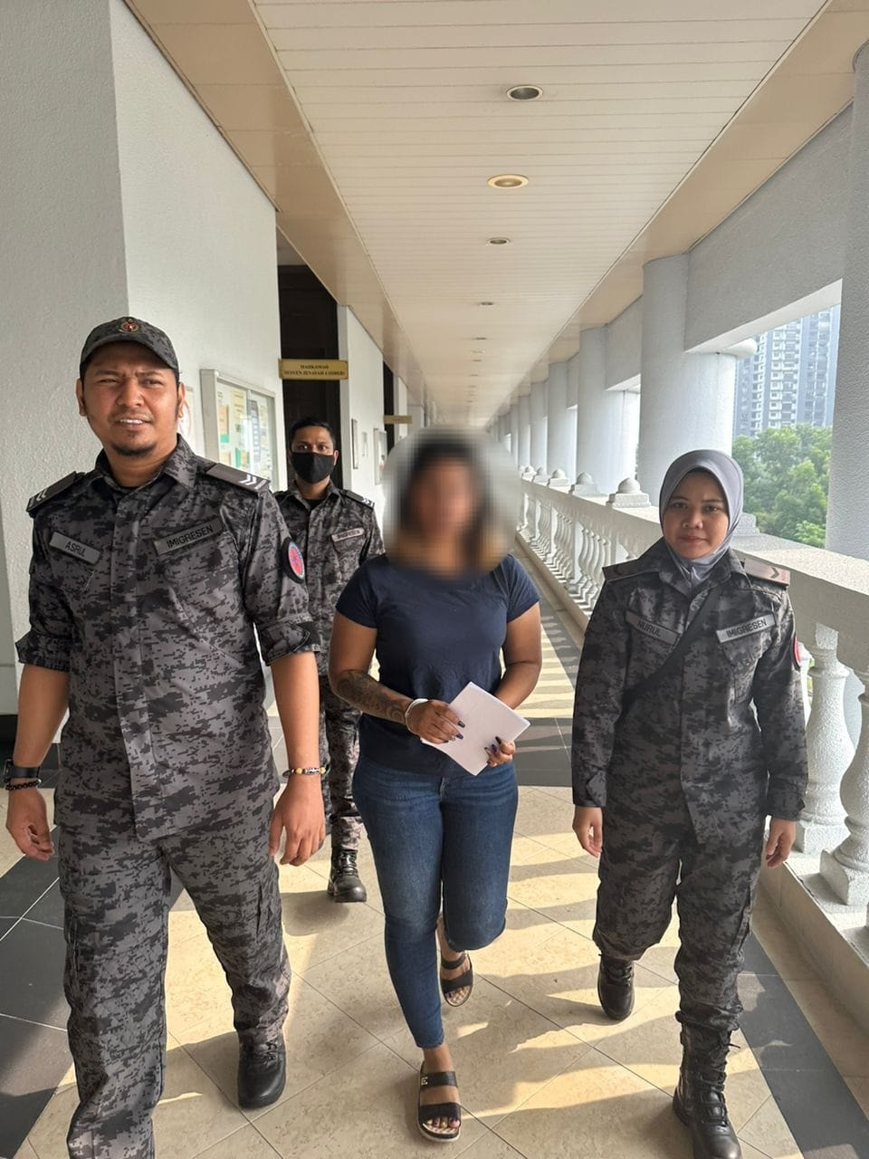 M'sian couple nabbed for trafficking sri lankan children to europe by immigration department