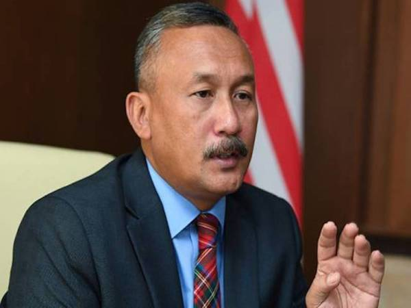 Immigration department director-general datuk ruslin jusoh