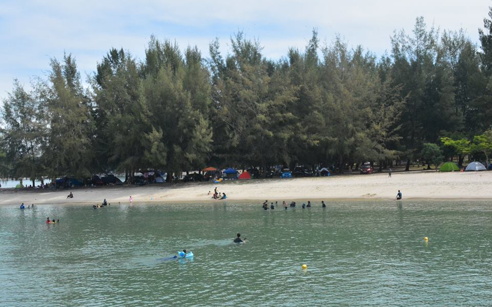 Tragic family outing in port dickson results in three sisters drowning, two brothers rescued