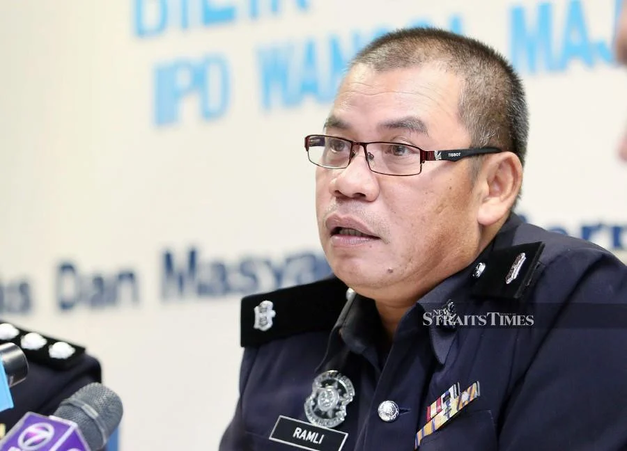Kuala selangor district police chief ramli kasa