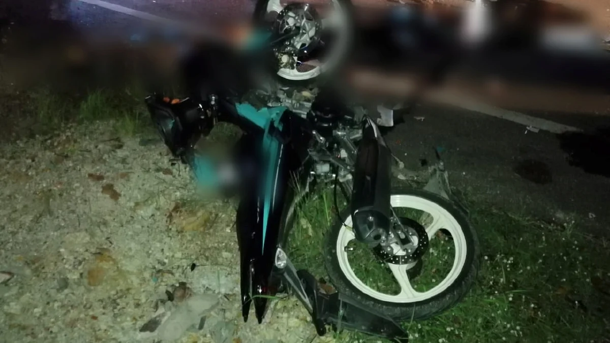 13yo m'sian girl dies after getting into road accident with sister while helmetless | weirdkaya