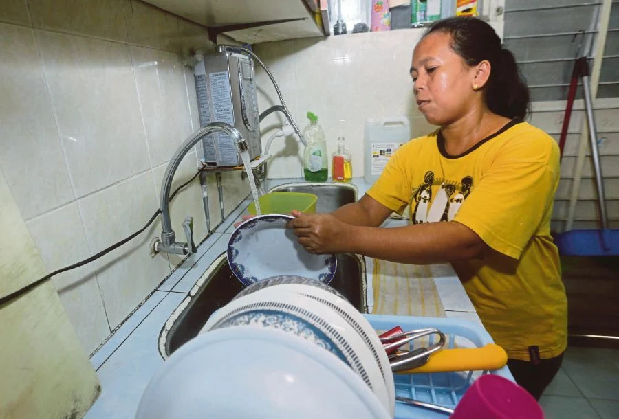 Maid chained inside bathroom after m'sian employees accuse her of stealing jewellery