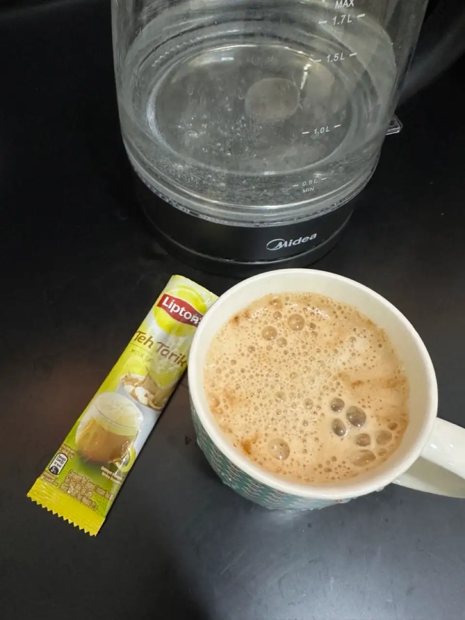 Teh tarik getting more expensive nowadays? Make it yourself at home hasslefree with lipton 3-in-1 | weirdkaya