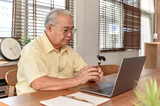 75yo m'sian man forced to look for a job despite him having 11 grown children