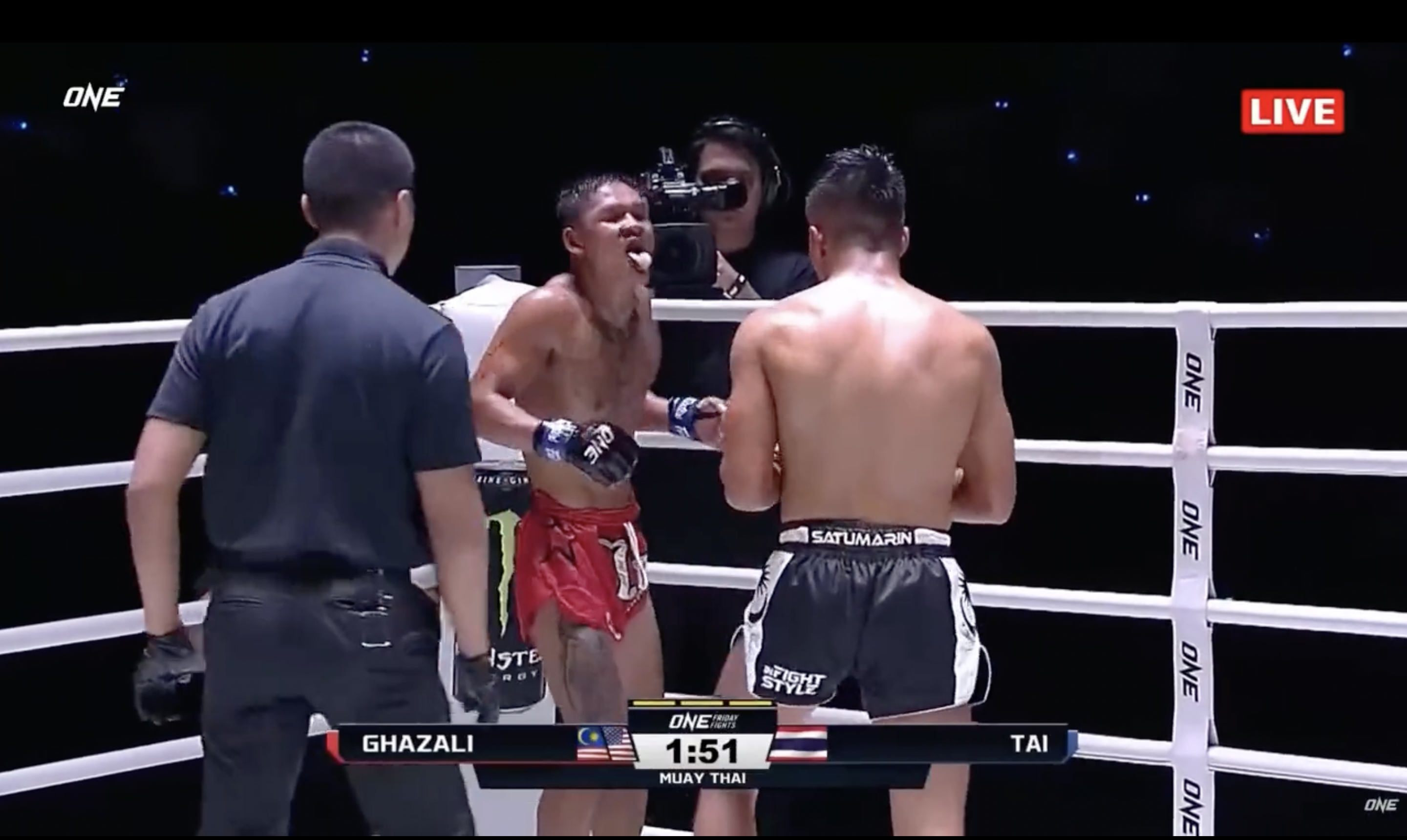 16yo m'sian muay thai fighter scores resounding victory with knockout blow on opponent