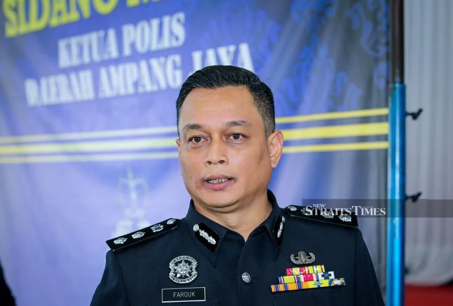Ampang jaya district police chief, assistant commissioner mohd farouk eshak