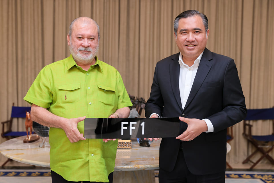 Ff1 number plate bought by johor sultan for rm1. 2mil, the highest bid amount so far