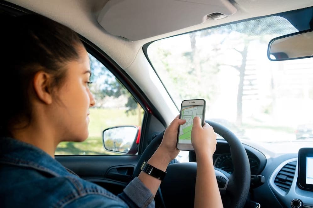 M'sian Woman Gets RM1K Fine For Looking At Waze On Her Phone While Driving To Penang