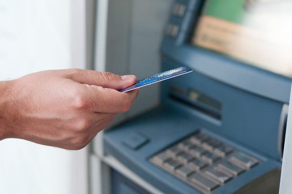 M'sian Insurance Agent Left With RM1 After Account Gets Hacked And RM11K Goes Missing