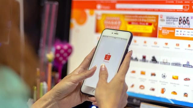 M'sian Students Are Allegedly Paying Up To RM15 To Convert eBelia Rahmah Credit Into Cash On Twitter